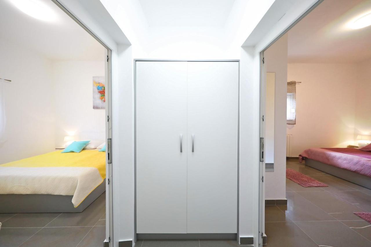 Apartmani Rudi Vir Buitenkant foto
