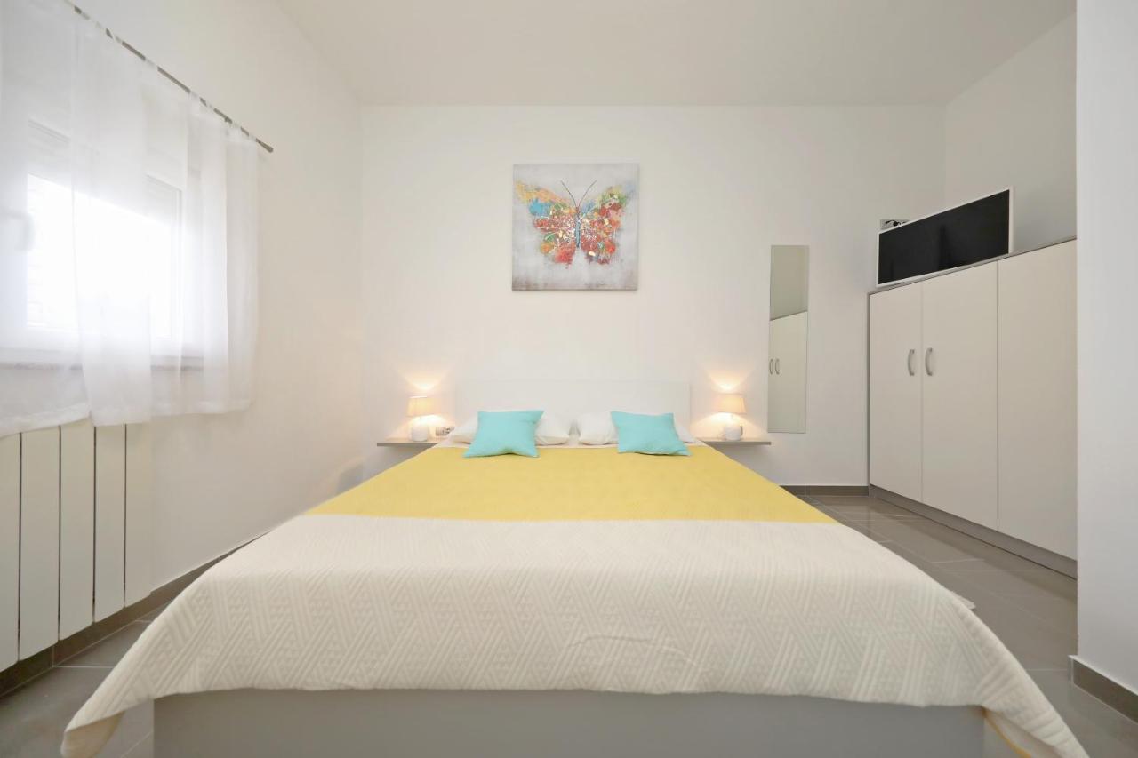 Apartmani Rudi Vir Buitenkant foto