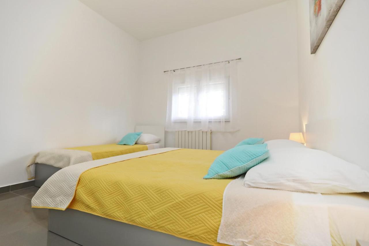 Apartmani Rudi Vir Buitenkant foto