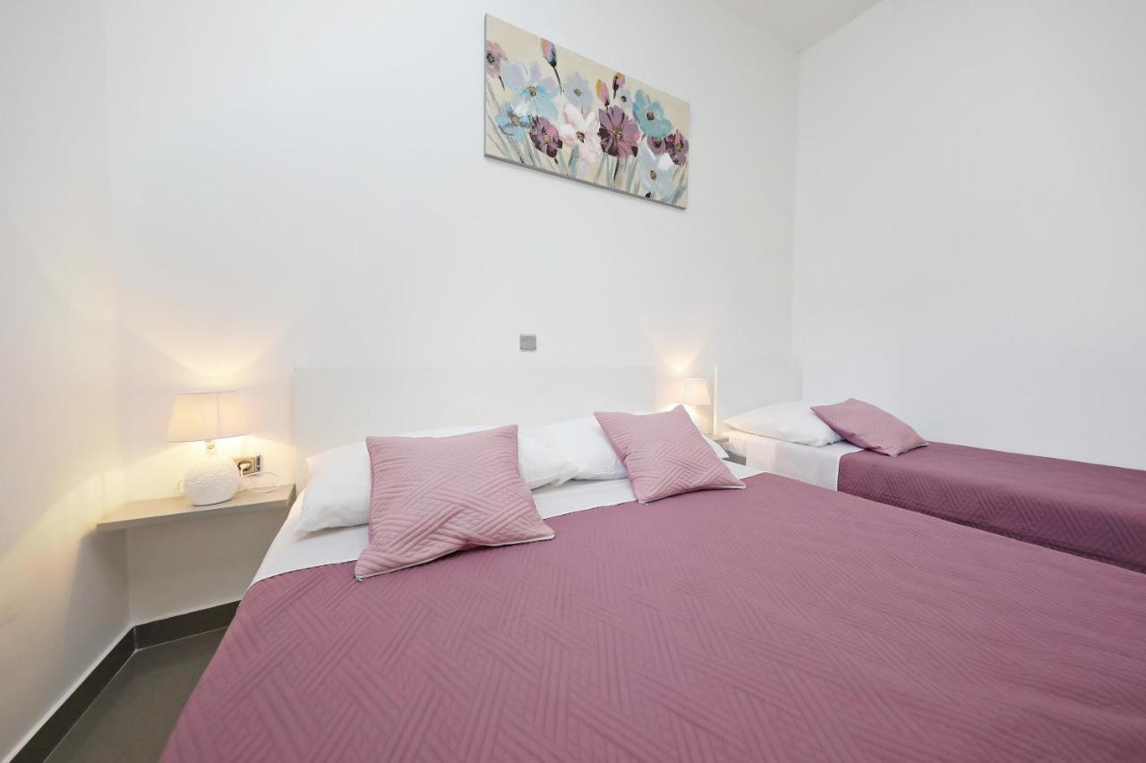 Apartmani Rudi Vir Buitenkant foto