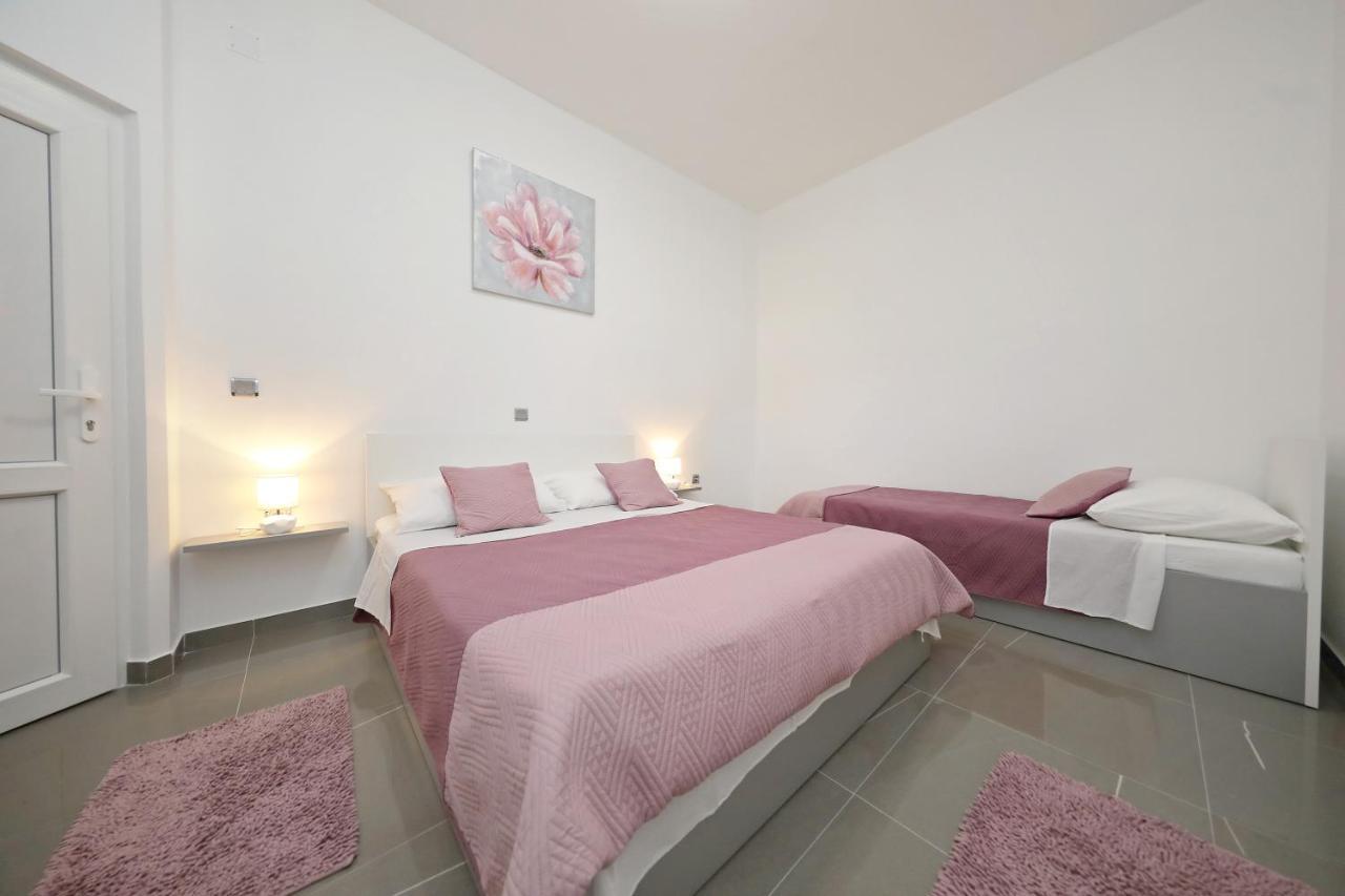 Apartmani Rudi Vir Buitenkant foto