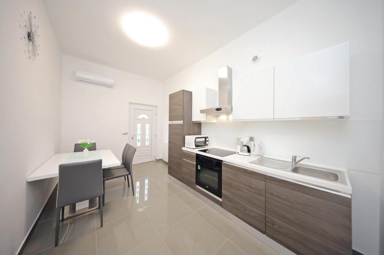Apartmani Rudi Vir Buitenkant foto