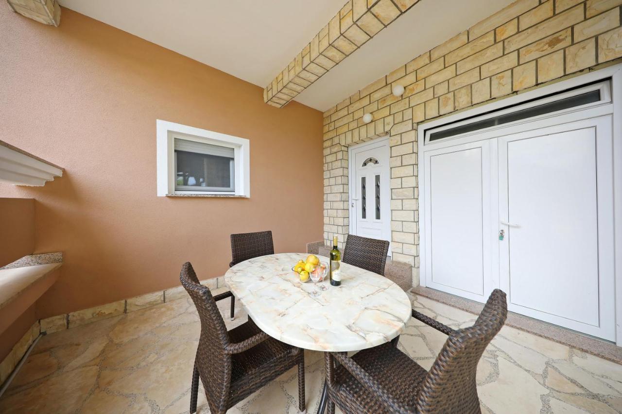 Apartmani Rudi Vir Buitenkant foto
