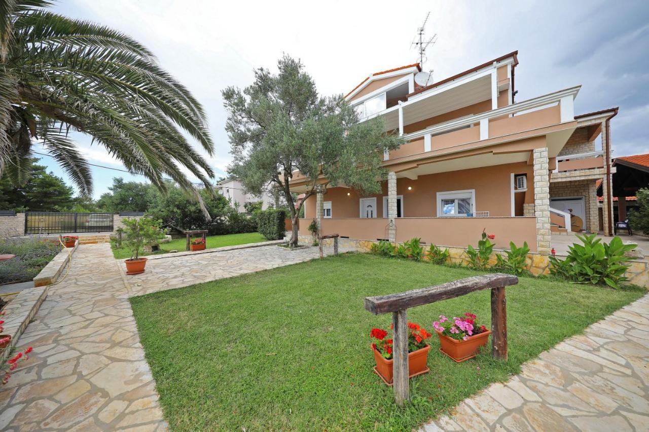 Apartmani Rudi Vir Buitenkant foto