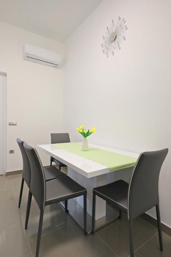 Apartmani Rudi Vir Buitenkant foto
