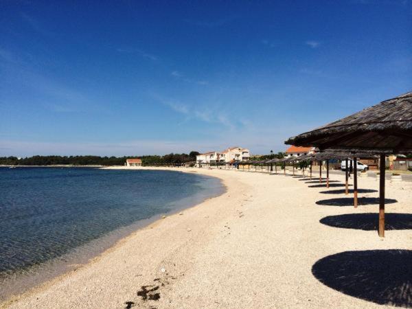 Apartmani Rudi Vir Buitenkant foto